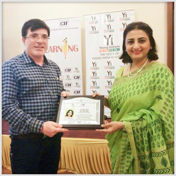 Ridhi Bahl - delhi astrologer, vastu services in india and abroad