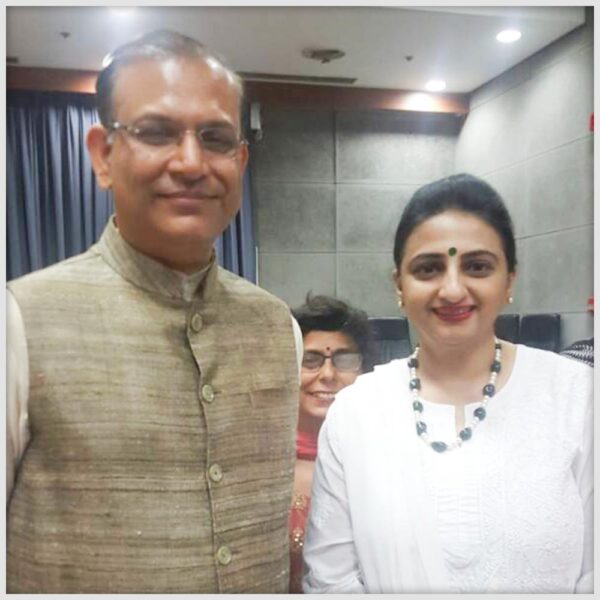 Ridhi Bahl - delhi astrologer, vastu services in india and abroad