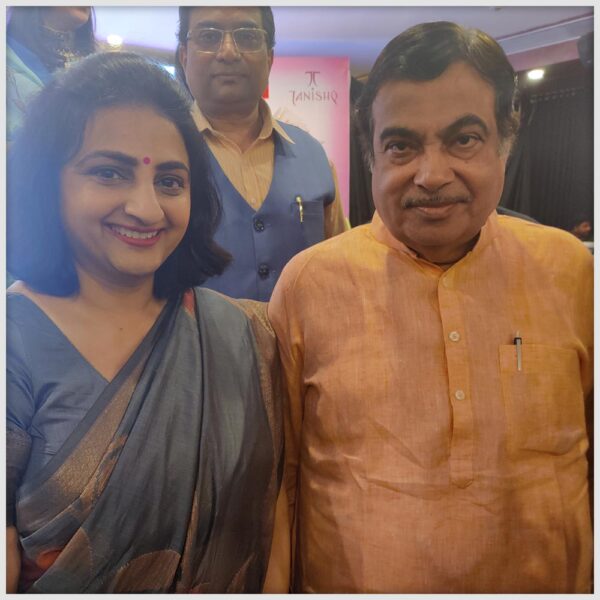 Ridhi Bahl - delhi astrologer, vastu services in india and abroad